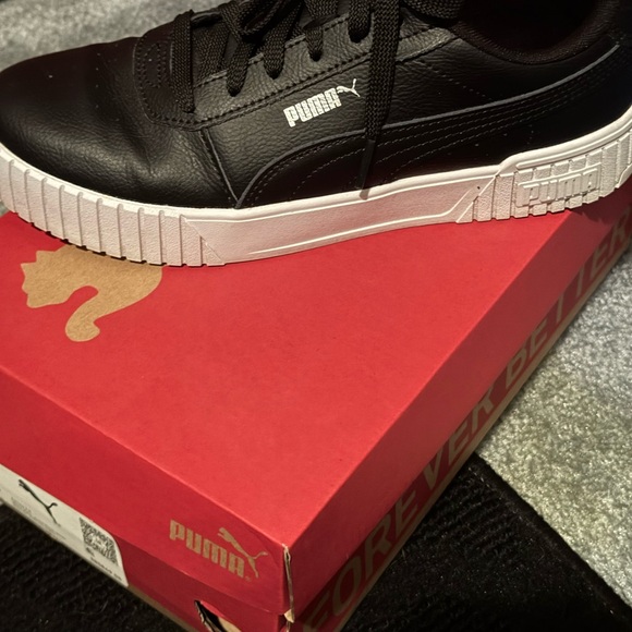 Puma - Picture 1 of 2